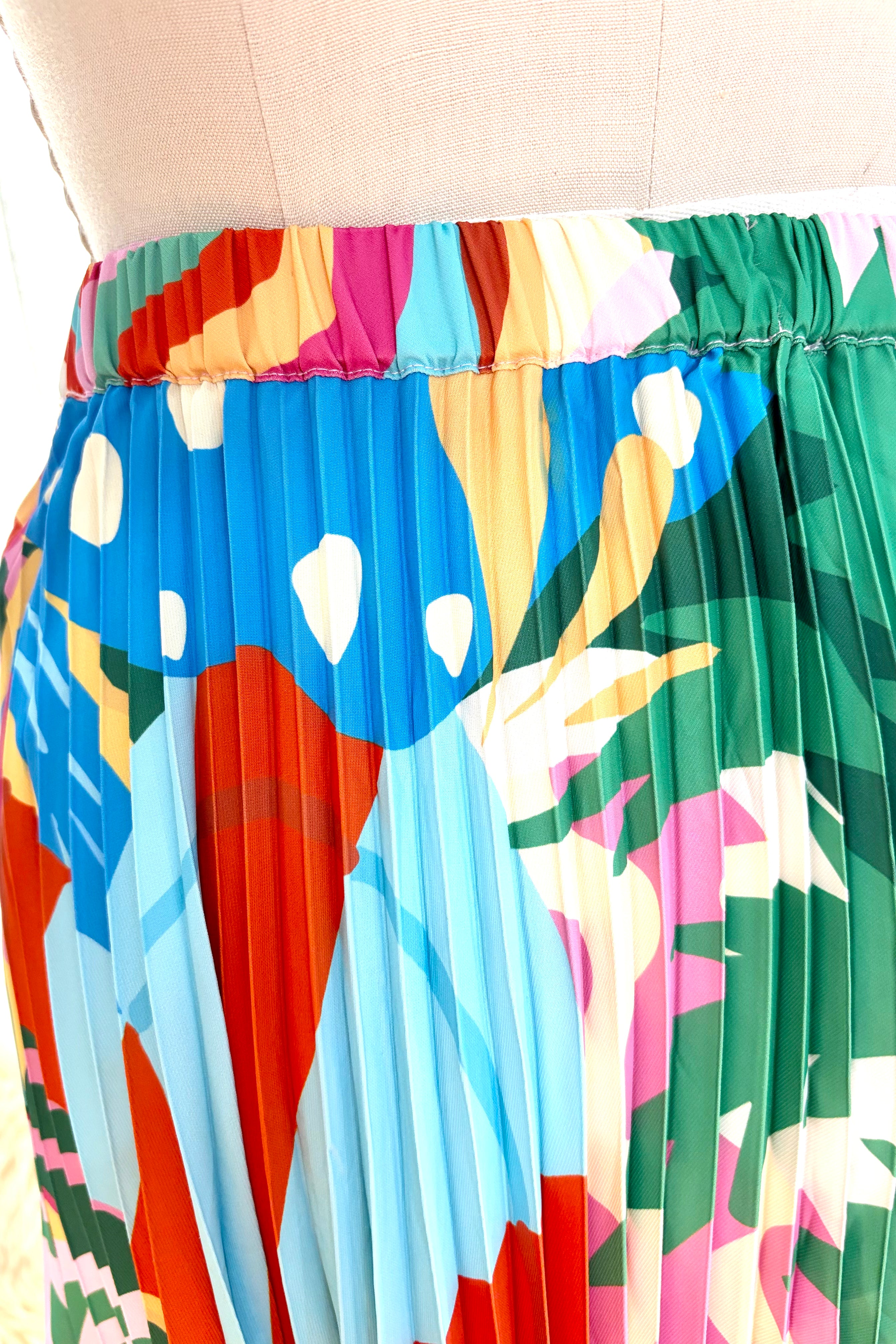 Wet n Wild Pleated Skirt - Sample AU 10-12
